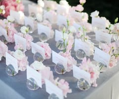 mariage-rose-gris-idée-marque-place-fleuri Héra