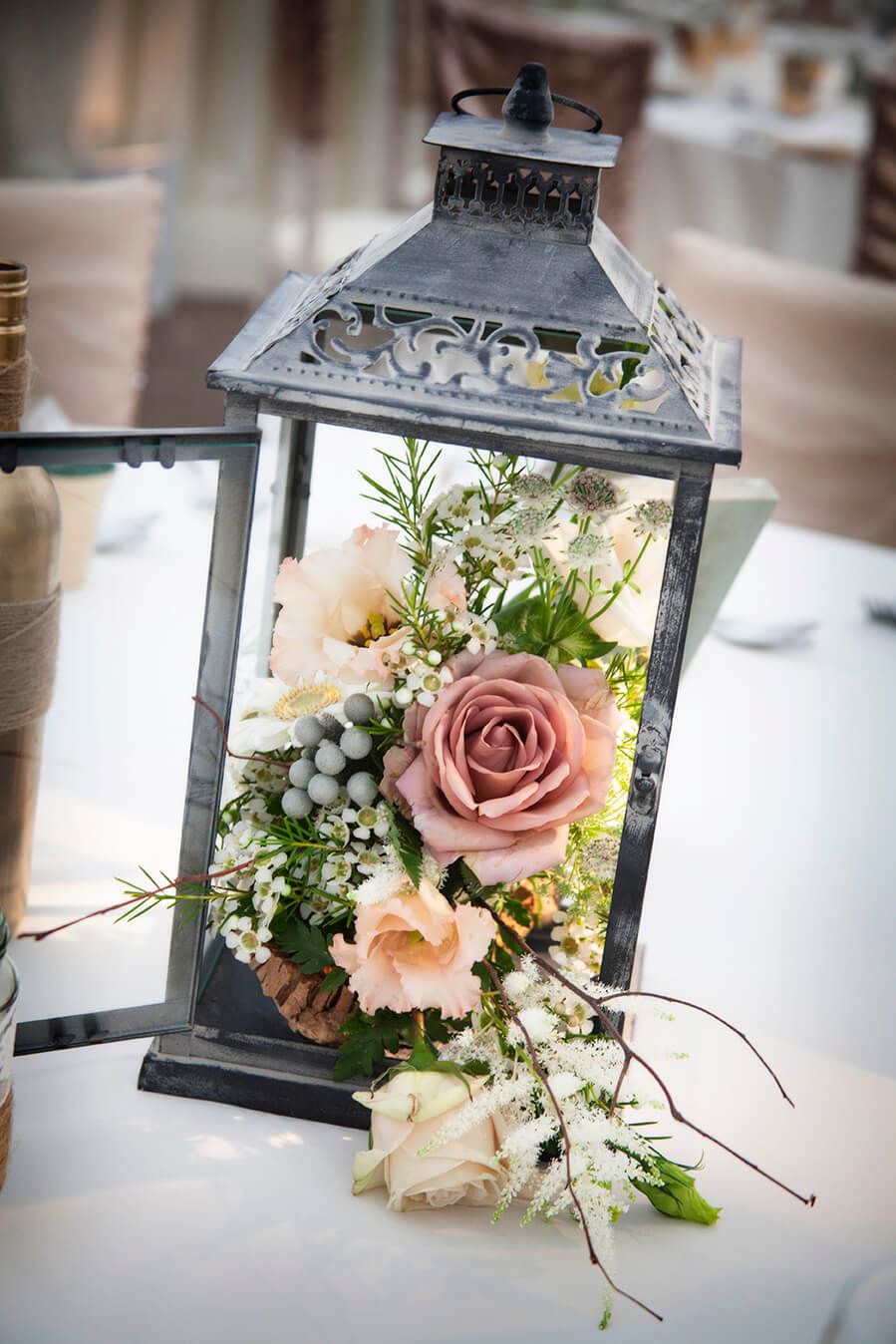 Une lanterne fleurie en centre de table Héra